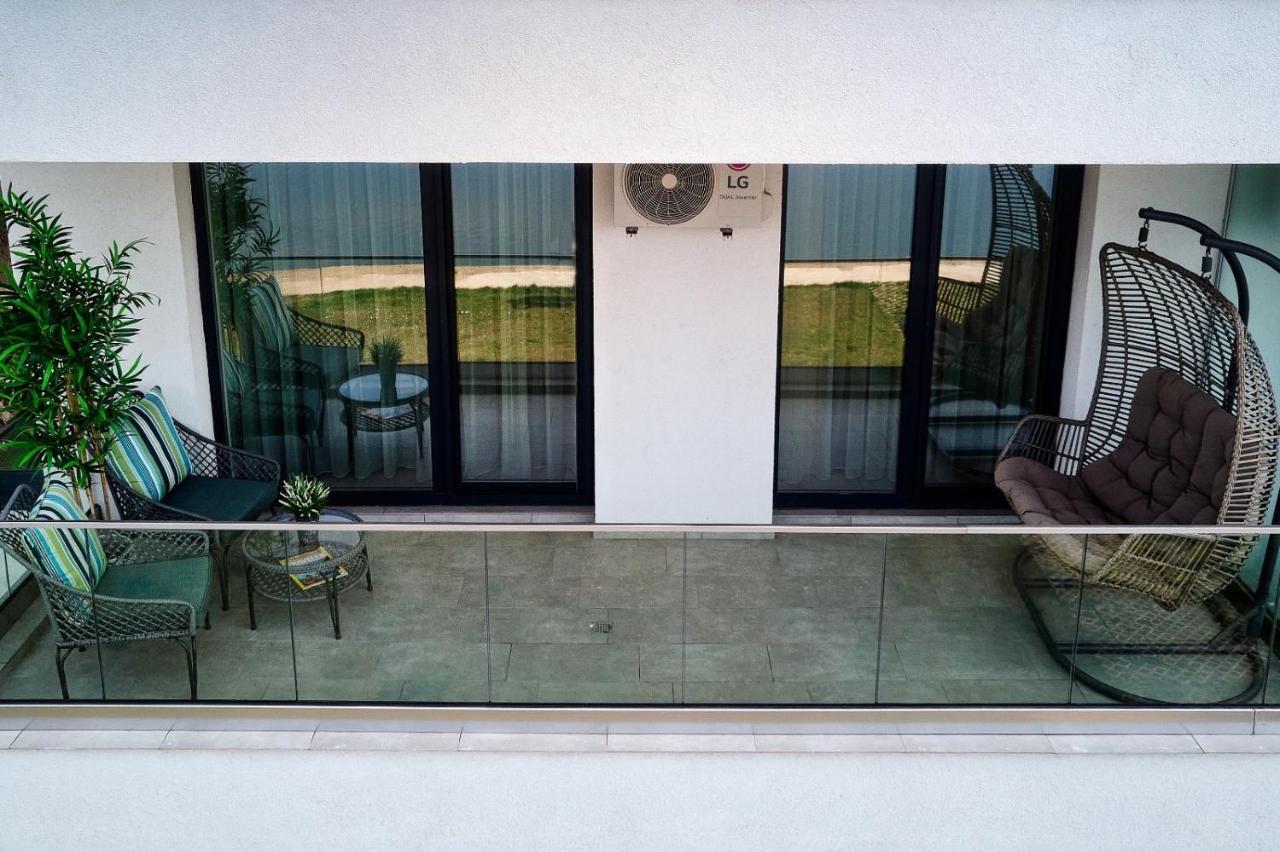 Riva Lake Boutique Mamaia Luaran gambar