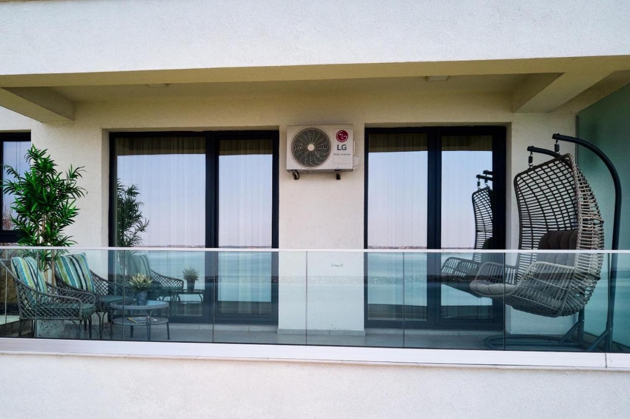 Riva Lake Boutique Mamaia Luaran gambar